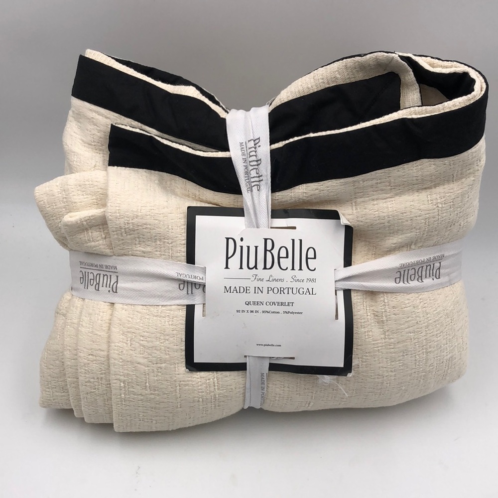 Piu Belle Queen Coverlet